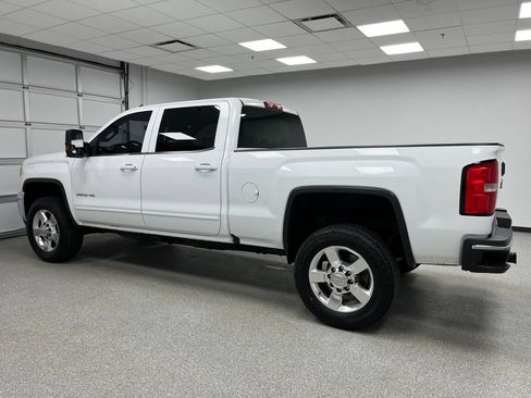 Used 2017 GMC Sierra 2500 SLE w/ HD SLE Preferred Plus Package AWD/4WD image 7