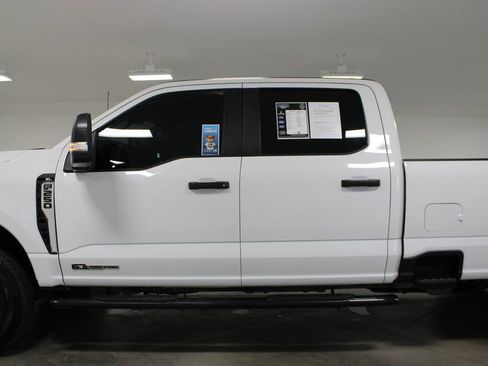 Used 2025 Ford F250 XL w/ FX4 Off-Road Package AWD/4WD image 6