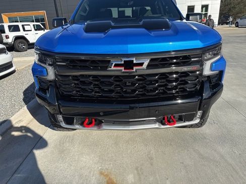 Used 2025 Chevrolet Silverado 1500 ZR2 w/ Technology Package image 12