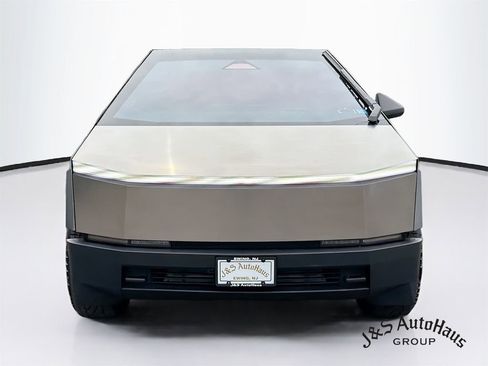 Used 2024 Tesla Cybertruck Cyberbeast AWD/4WD image 2