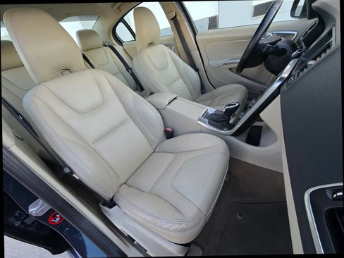 Used 2014 Volvo S60 T5 FWD image 18