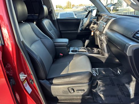 Used 2018 Toyota 4Runner SR5 Premium image 33