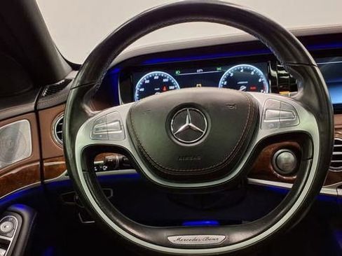 Used 2017 Mercedes-Benz S 550 Sedan image 25