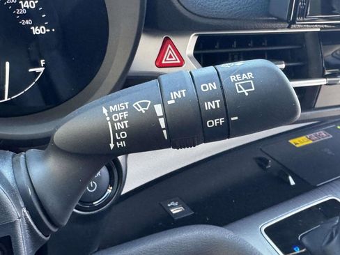 Used 2025 Toyota Sienna LE FWD image 23