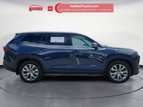 Certified 2024 Toyota Grand Highlander AWD image 6