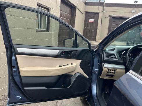 Used 2017 Subaru Outback 2.5i AWD/4WD image 9