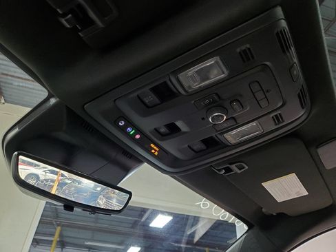 Used 2023 Cadillac Escalade Premium Luxury AWD/4WD image 36