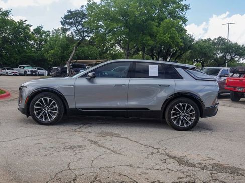 Used 2025 Cadillac Lyriq Sport AWD/4WD image 2