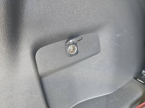 Used 2013 Ford Explorer XLT FWD image 24