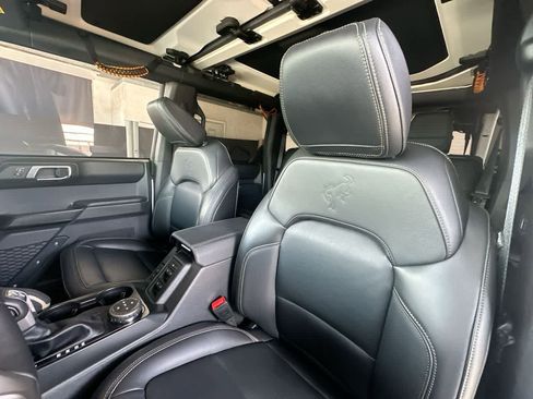 Used 2025 Ford Bronco Badlands AWD/4WD image 14