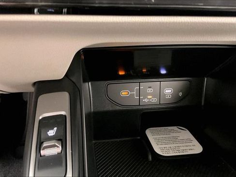 Certified 2026 Kia Sorento S w/ S Panoramic Sunroof Package FWD image 15