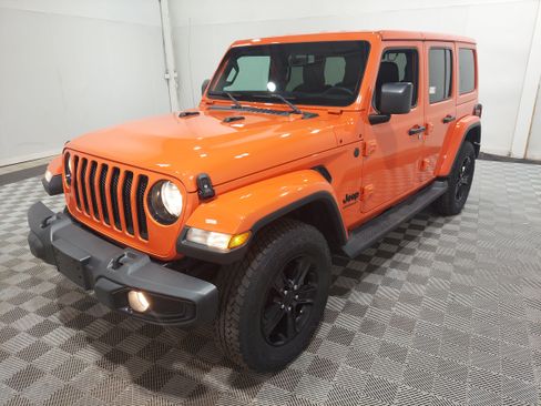 Used 2023 Jeep Wrangler Unlimited Sahara AWD/4WD image 1