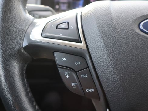 Used 2022 Ford Edge SEL w/ Convenience Package image 16