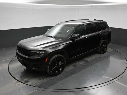 Used 2022 Jeep Grand Cherokee L Laredo AWD/4WD image 25