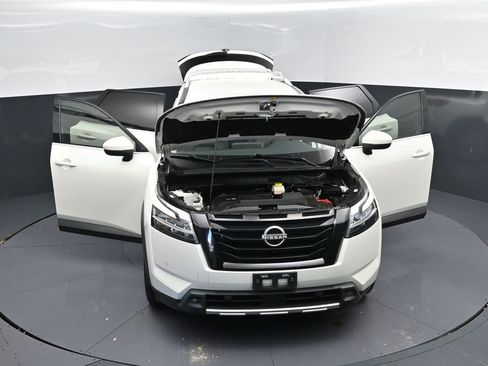 Used 2023 Nissan Pathfinder SL w/ Lighting Package (N92) image 56