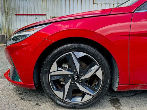 Used 2023 Hyundai Elantra Limited FWD image 18