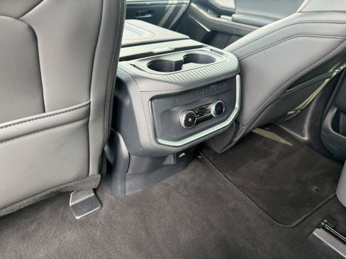 Certified 2025 Ford Expedition Active AWD/4WD image 22