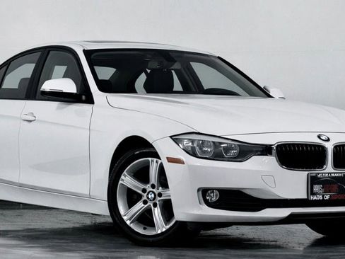 Used 2013 BMW 328i xDrive Sedan AWD/4WD image 2