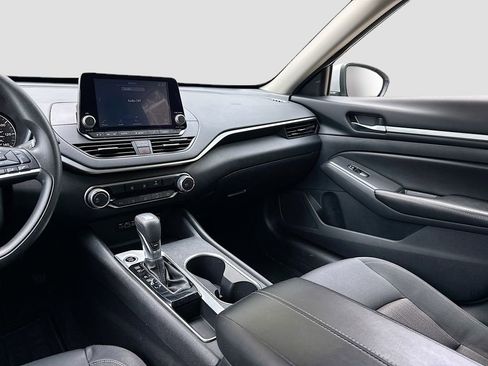 Used 2022 Nissan Altima 2.5 SV image 18