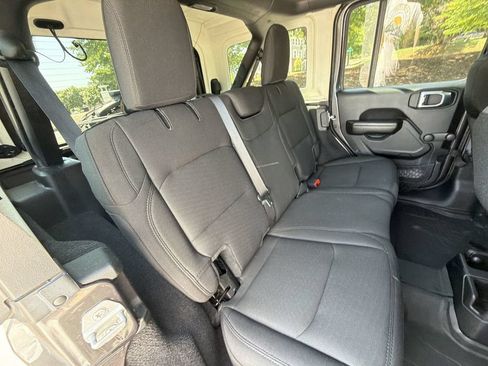 Used 2021 Jeep Wrangler Unlimited Sport AWD/4WD image 25