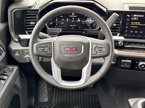 New 2026 GMC Sierra 1500 SLE w/ Preferred Package AWD/4WD image 13