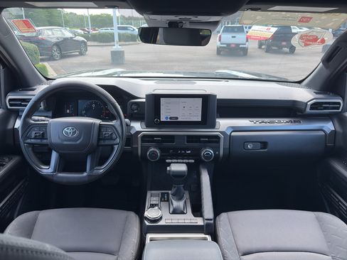Certified 2025 Toyota Tacoma SR5 AWD/4WD image 12