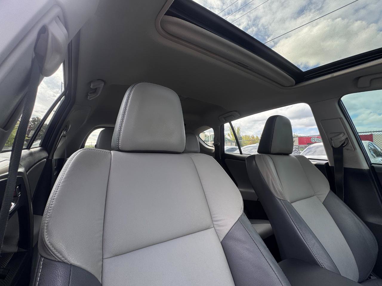 Used 2015 Toyota RAV4 Limited AWD/4WD image 24