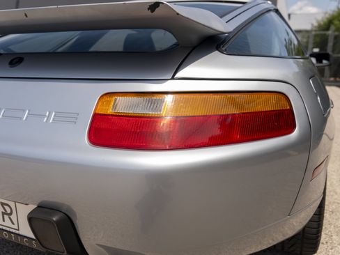 Used 1991 Porsche 928 S4 RWD image 23