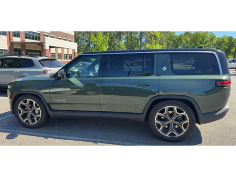 Used 2025 Rivian R1S Adventure AWD/4WD image 2
