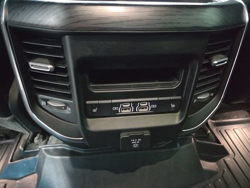 Used 2024 RAM 1500 Laramie AWD/4WD image 31