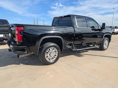Used 2023 Chevrolet Silverado 2500 High Country w/ Z71 Off-Road Package image 2