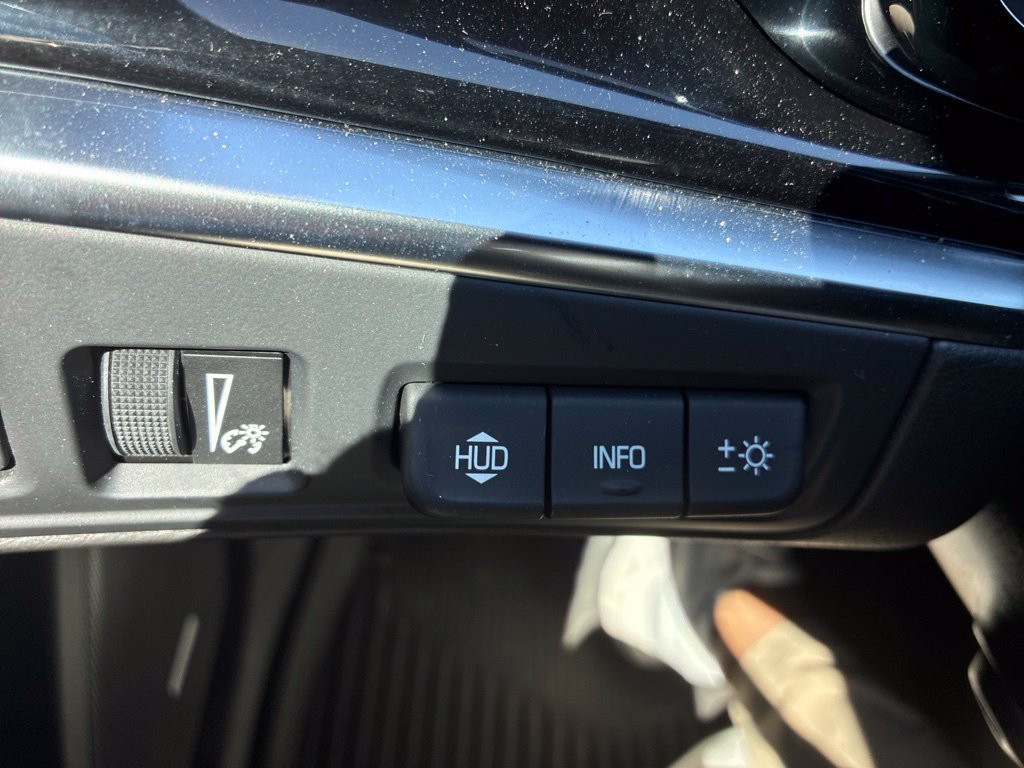 Used 2025 Cadillac XT6 Sport w/ Technology Package AWD/4WD image 14