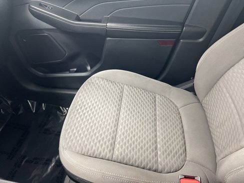 Used 2022 Ford Escape SE w/ SE Sport Appearance Package image 20