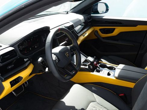 Used 2025 Lamborghini Urus SE AWD/4WD image 22