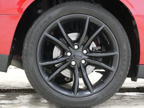 Used 2016 Dodge Challenger R/T Plus image 10