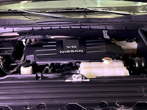 Used 2017 Nissan Titan SL AWD/4WD image 31