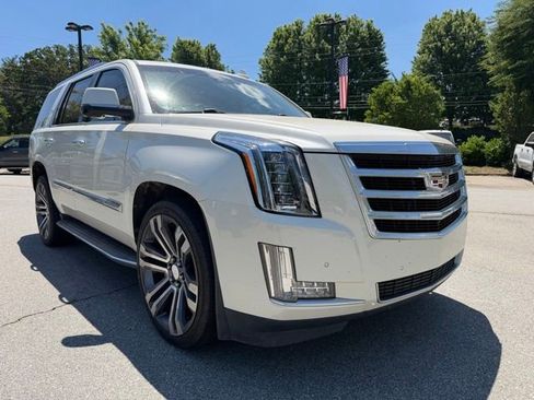 Used 2015 Cadillac Escalade Luxury RWD image 6