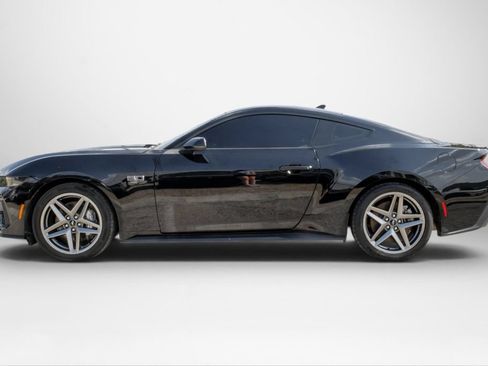 Used 2025 Ford Mustang GT Premium RWD image 9