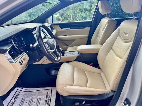 Used 2019 Cadillac XT5 FWD image 12
