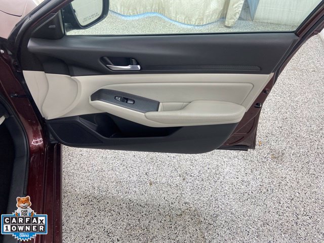Used 2025 Nissan Altima 2.5 SV FWD image 17