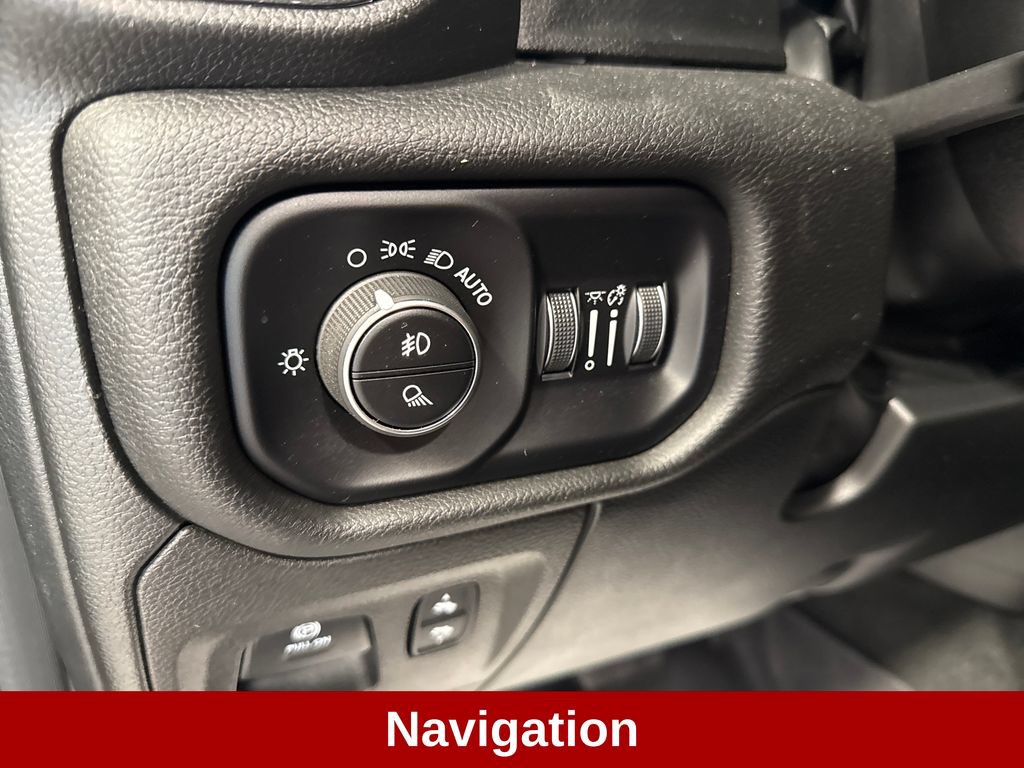 Used 2023 RAM 1500 Laramie AWD/4WD image 10