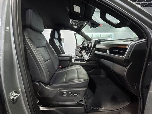 Used 2025 GMC Yukon XL Denali AWD/4WD image 13