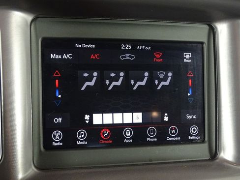 Used 2019 Dodge Charger SXT image 34