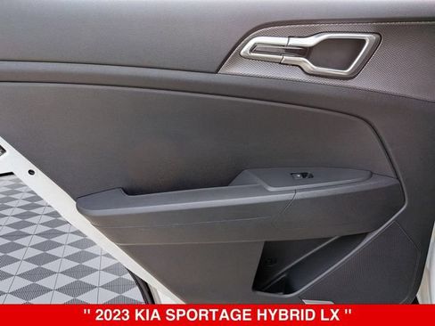 Used 2023 Kia Sportage LX AWD/4WD image 27