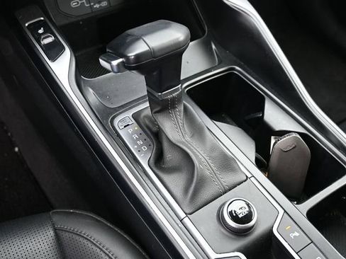 Used 2024 Kia Sorento S image 23