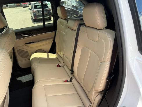Used 2023 Jeep Grand Cherokee Limited AWD/4WD image 34