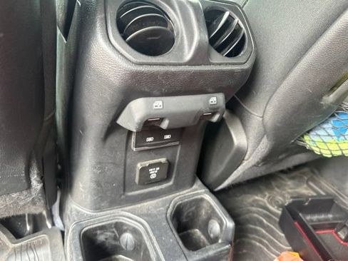 Used 2021 Jeep Gladiator Rubicon w/ Cold Weather Group AWD/4WD image 10