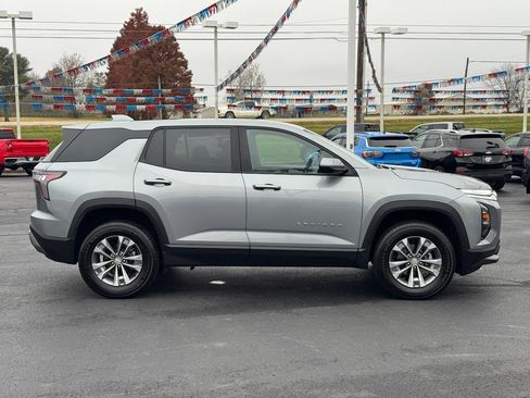 Used 2025 Chevrolet Equinox LT image 4