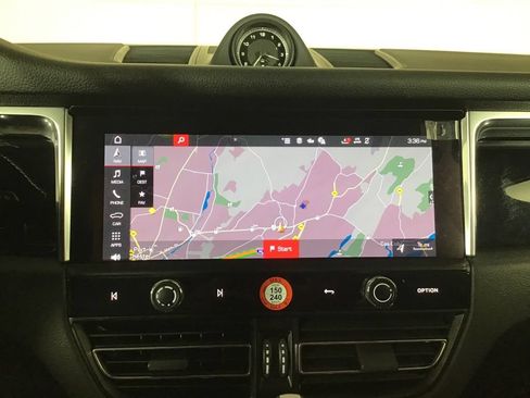 Certified 2026 Porsche Macan AWD/4WD image 34
