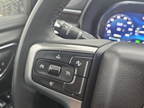 Used 2023 Chevrolet Suburban LT AWD/4WD image 23